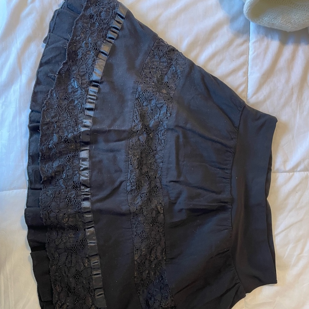 black skirt